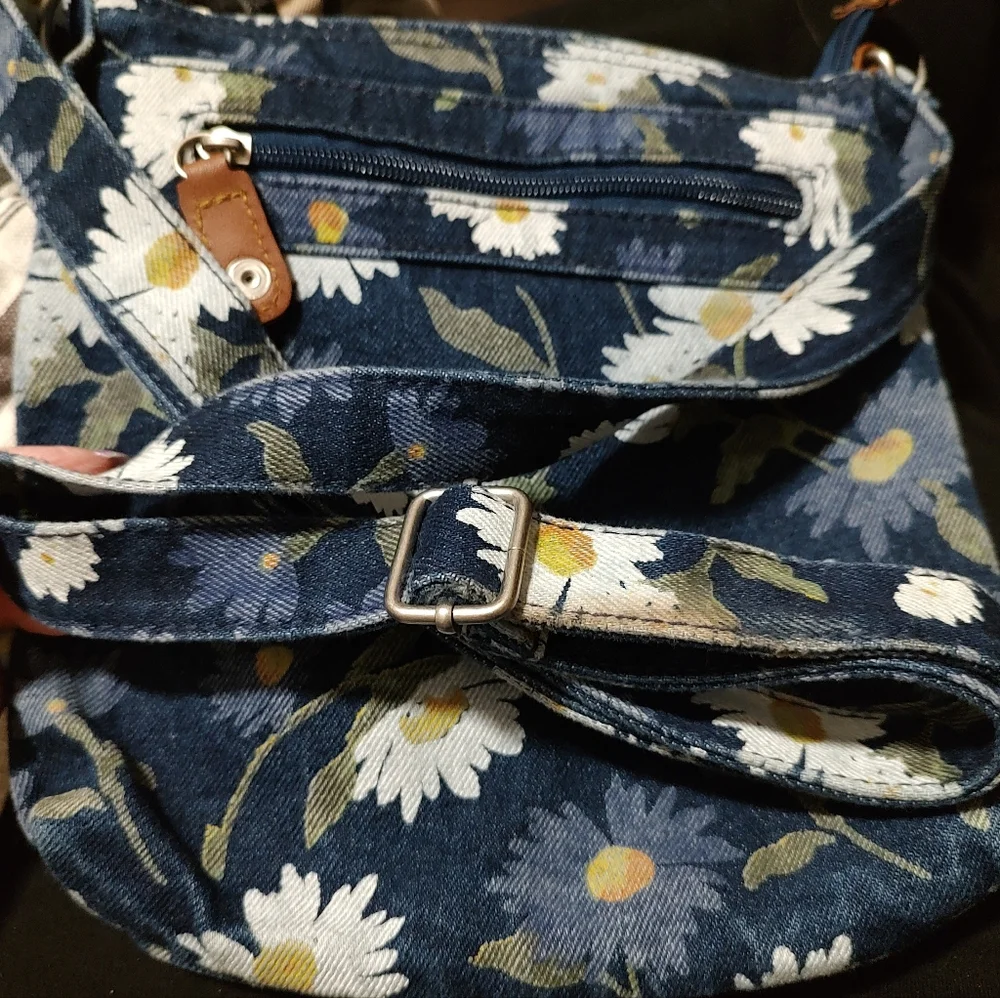 Medium Denim Floral Zip Up Crossbody Purse Made In China Leather Zip Tab NWOT